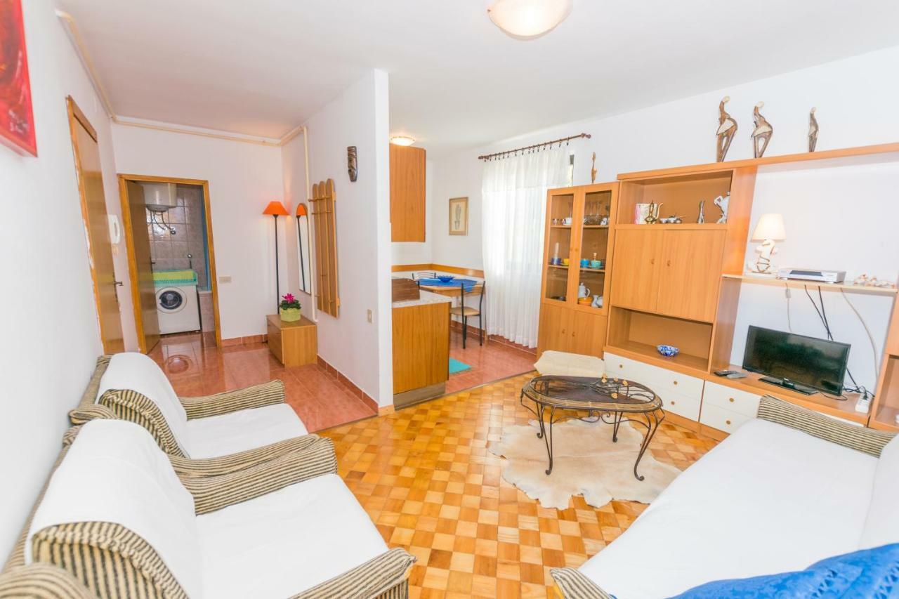 Apartments Mirjana Pula Bagian luar foto