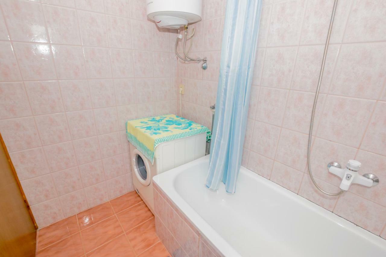 Apartments Mirjana Pula Bagian luar foto